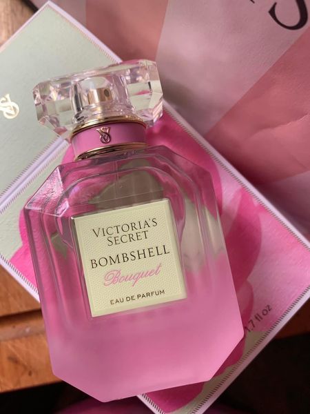 Парфуми Victoria's Secret Bombshell Bouquet 50 ml 664400987234 фото
